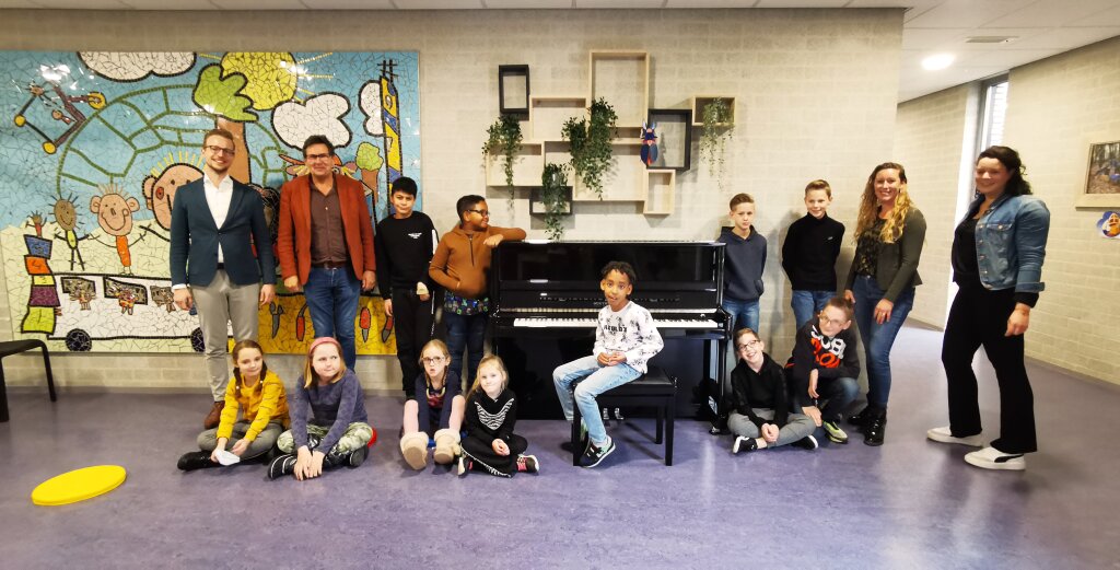 De Antoon van Dijkschool wint een jaar lang een gratis piano