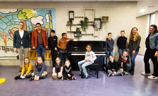 De Antoon van Dijkschool wint een jaar lang een gratis piano